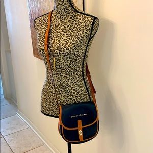 Dooney & Bourke crossbody adjustable straps